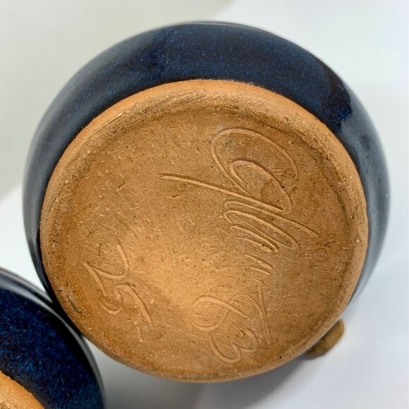 1983 Handcrafted Blue Ceramic Salt & Pepper Shaker Set Ribbed Design MCM Signed - Picture 7 of 9